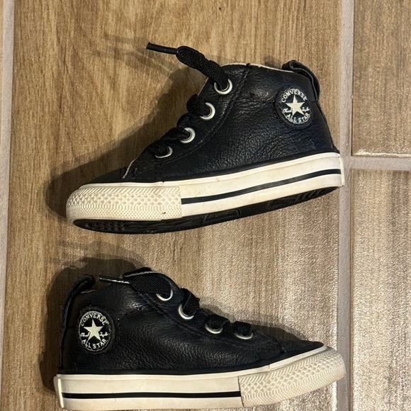 Converse Leather High Tops Toddler Size 4c - Picture 3 of 5